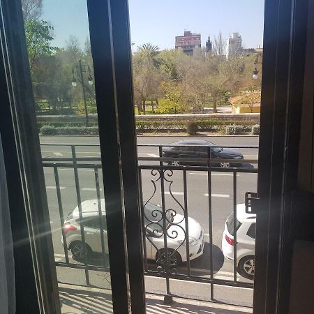 Domus Valencia Apartamentos Centro Frente A Torres De Serrano Kültér fotó