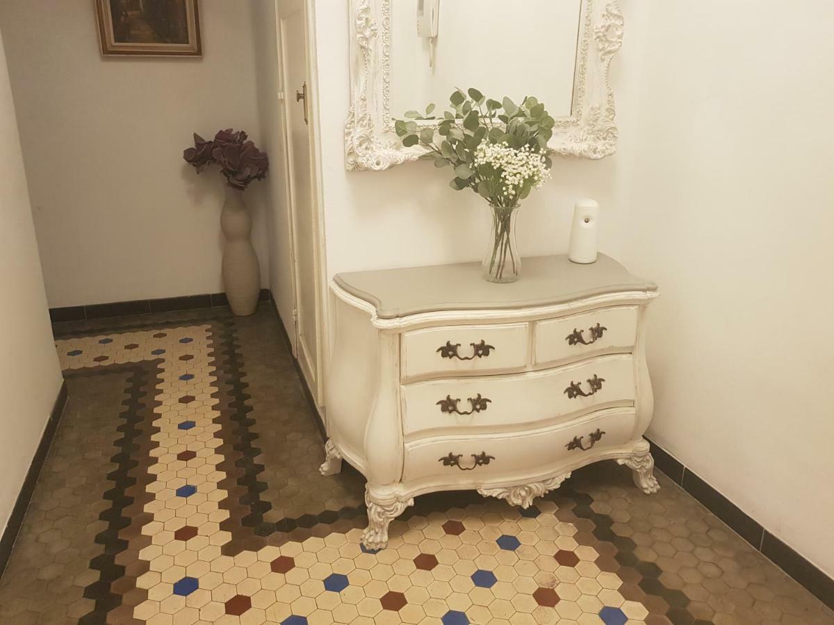 Domus Valencia Apartamentos Centro Frente A Torres De Serrano Kültér fotó